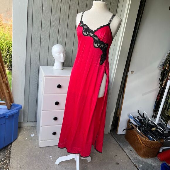 VTG 70s 80s Vanity Fair Red Lace Nylon Nightgown Sheer Maxi Slip Sz S USA - Picture 1 of 9